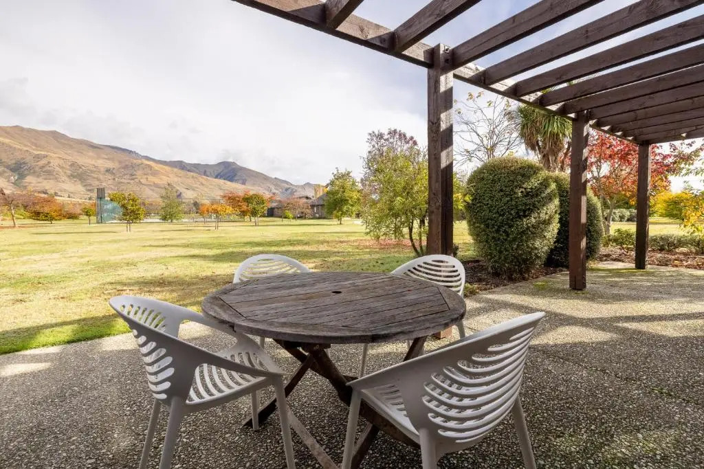 Lake Wanaka Villas at Hertiage Village Country Res