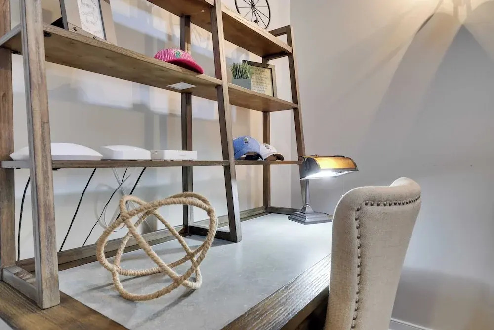 The Nest at Pinecrest by Avantstay Spacious Deck, Game Room, Fire Pit