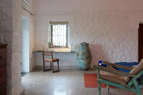 Bungalow 89 by StayVista - A hill-view villa adorned with eclectic interiors for a truly unique & captivating stay