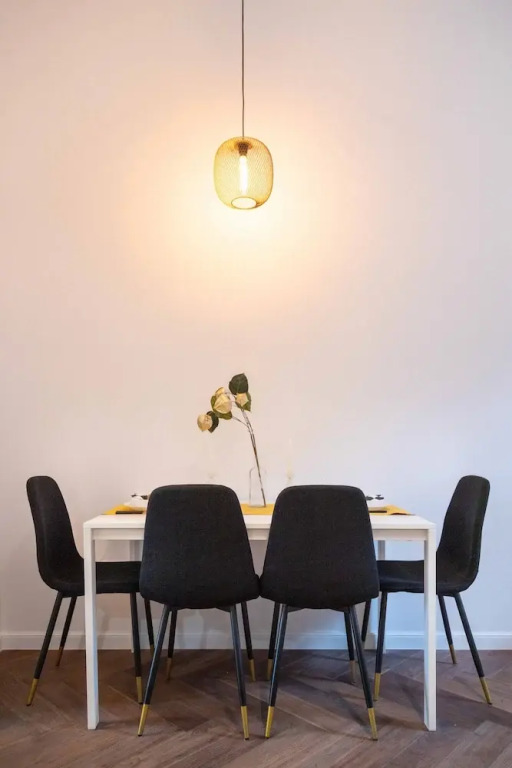 Modern and Design Apartment Near the Main Square