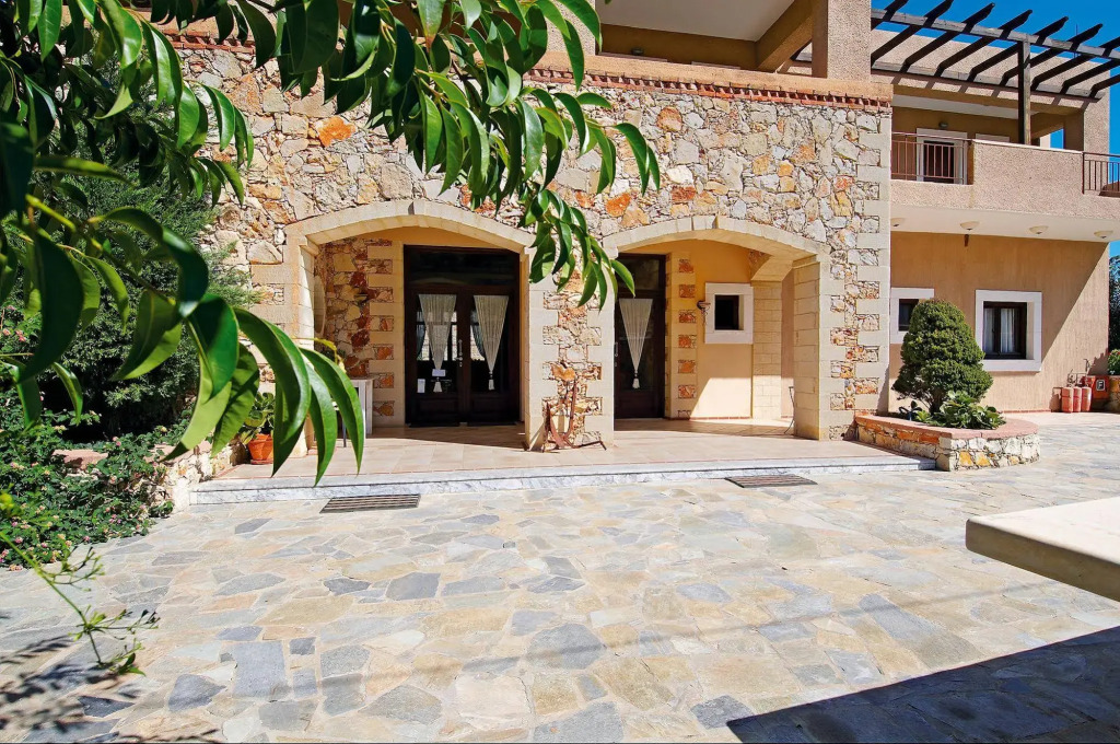 Areti Aparthotel