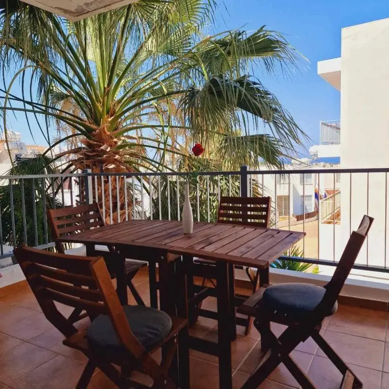 Sea view one bed apartment with pool in Peyia B7