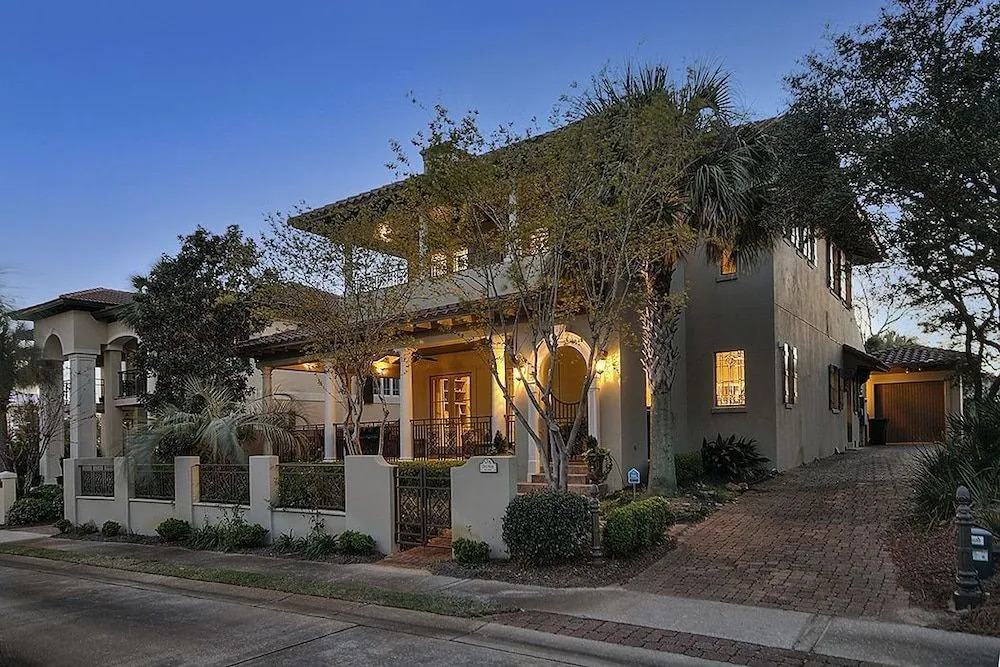 Shore Beach Working 4 Bedrooms 4 Bathrooms Home