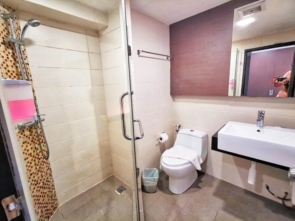 Scandia Beach Hotel - Soi 7 Best Location - 200m to Beach next to Food Market