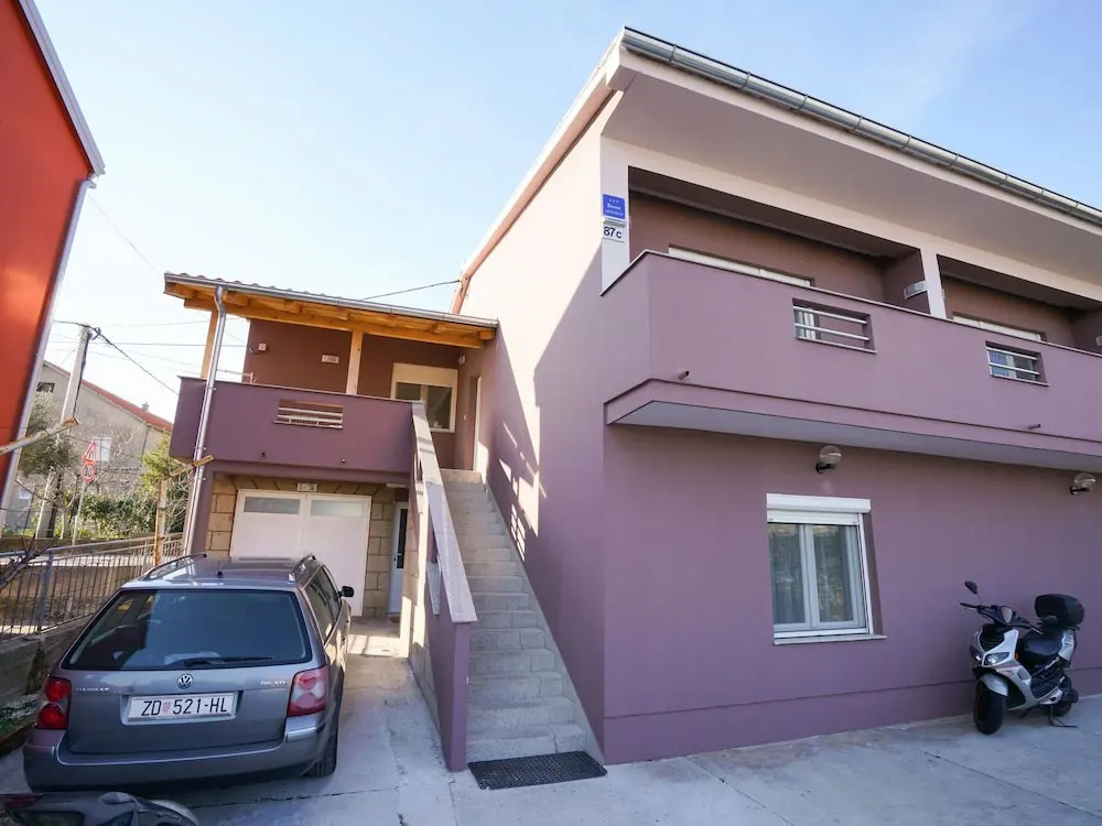 Modern And Bright Apartment with Private Terrace 2.5 Km Away From Zadar Old Town