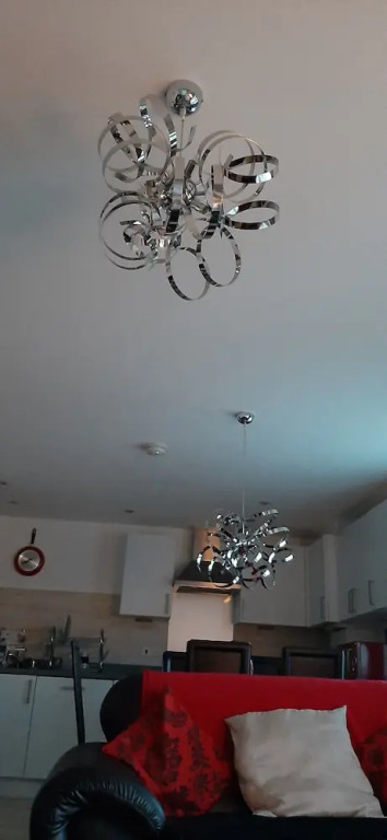 Modern Apartment Minutes From Central London, UK