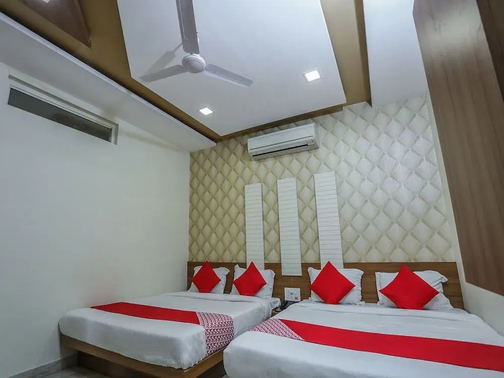 Hotel Shri Hari By OYO Rooms
