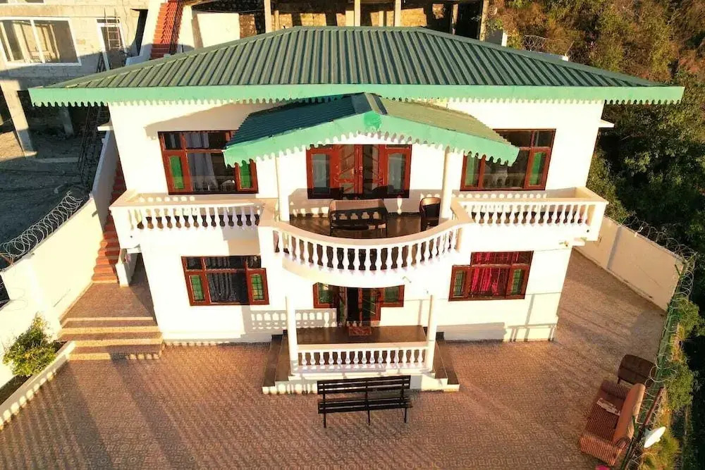 Deodar Cottage | Scenic View, next to nature!
