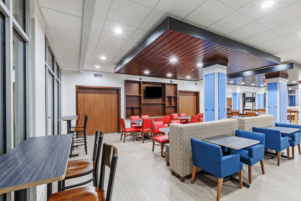 Holiday Inn Express & Suites - Coffeyville by IHG