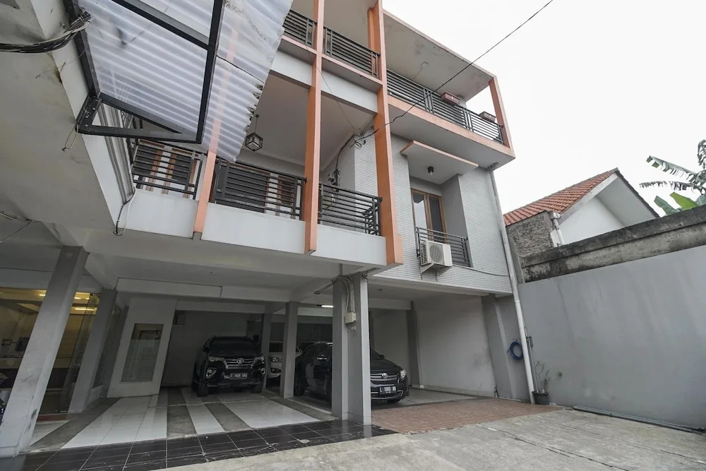 Pinnus Residence By RedDoorz