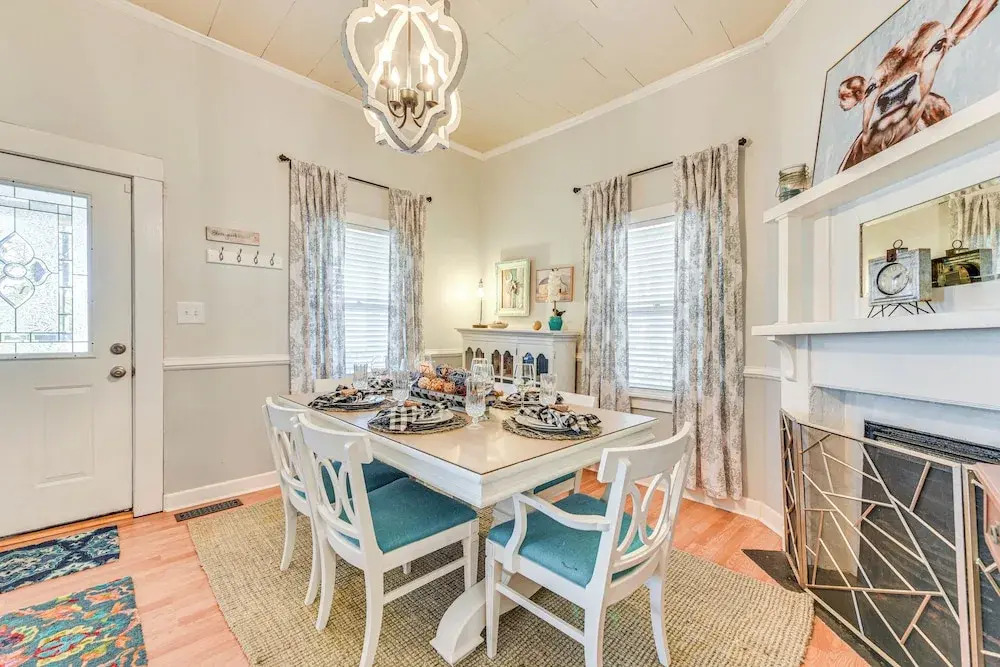 'the Farmhouse' in Fort Lawn w/ Fire Pit & Deck!