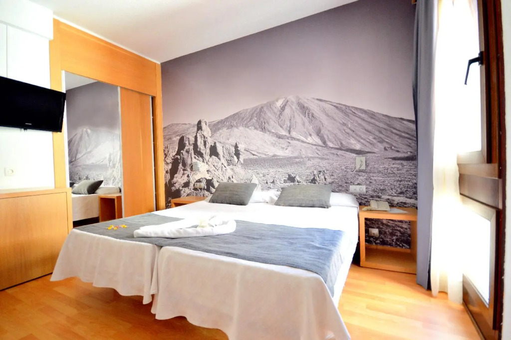 Hotel Adonis Plaza
