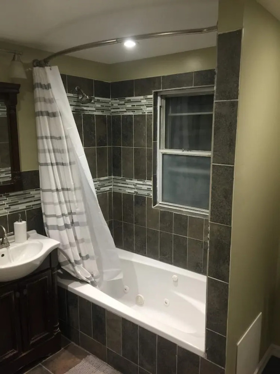 A&M Spacious Home Away