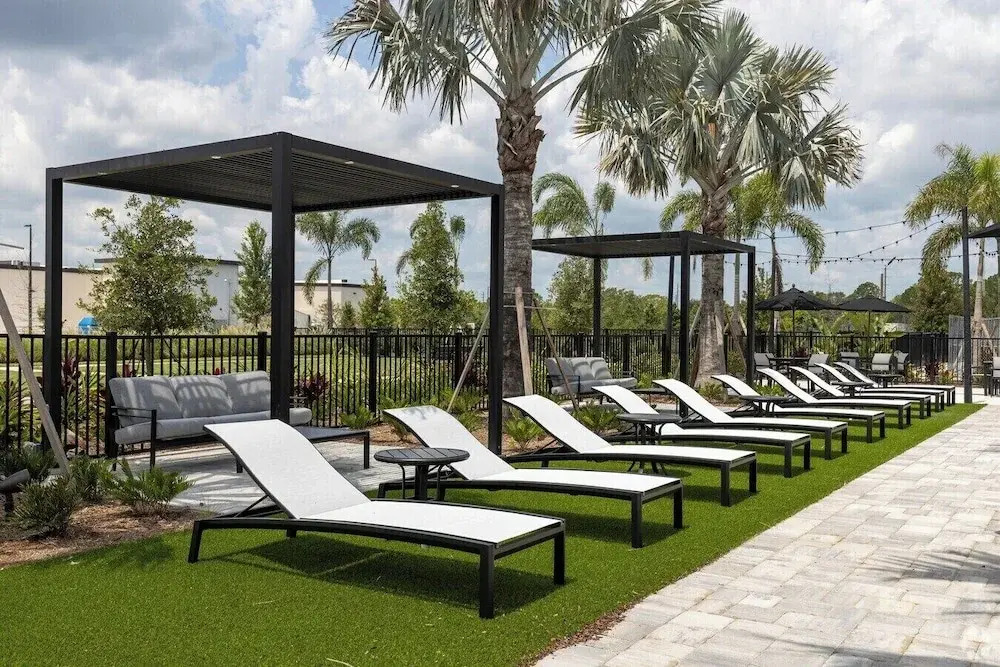 Adeline Apartments 15m to Parks, Pet Friendly, Free Parking by Heavenly Homes