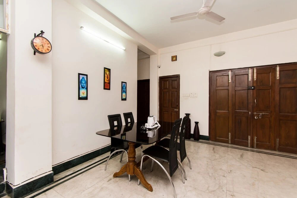 OYO 6774 Apartment The White Feathers