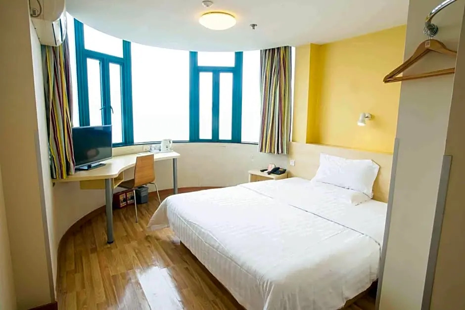 7 Days Inn Chongqing Wanzhou Gaosuntang Branch