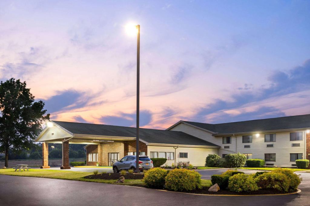 Super 8 by Wyndham Henrietta/Rochester Area