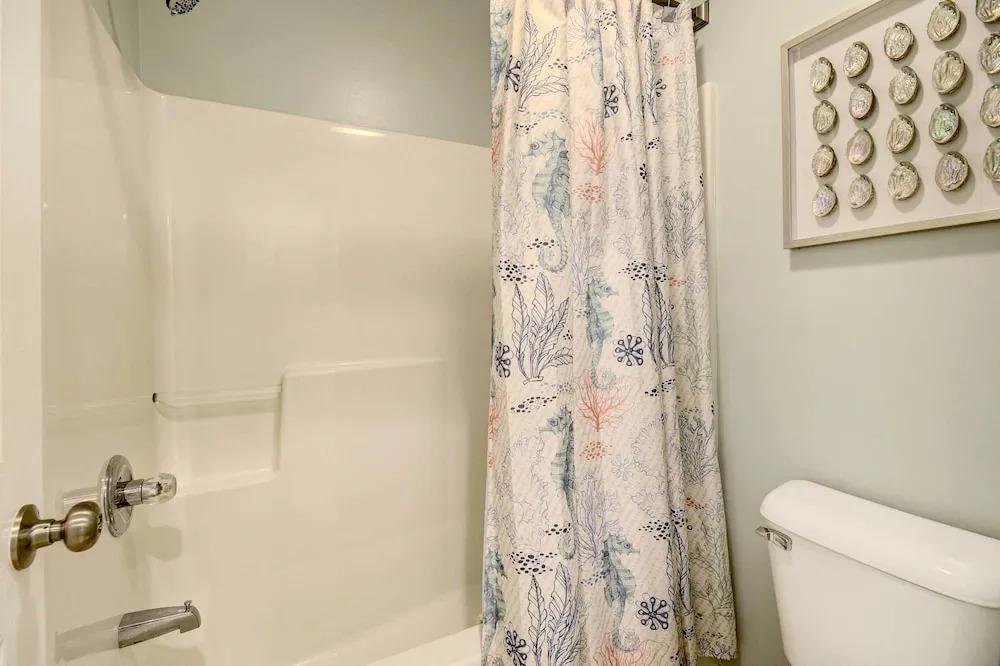 < 1 Mi to Ocean: North Myrtle Beach Condo