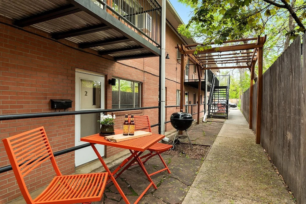Contemporary Condo in the Heart of Old Town