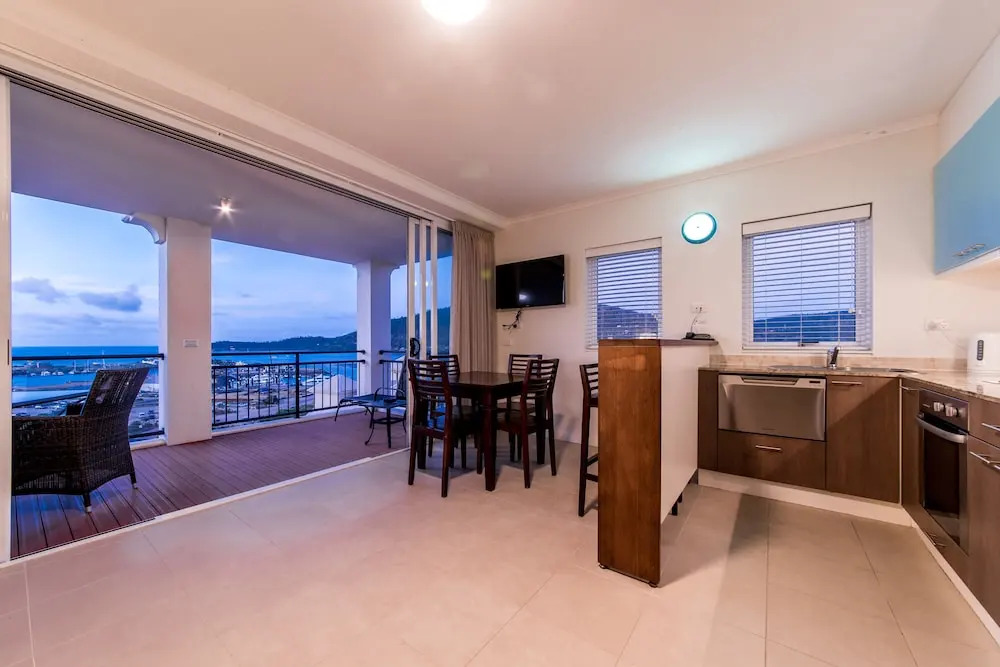 2522 Blue Horizon - Airlie Beach