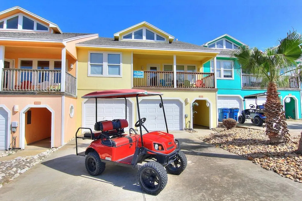 Sunny and Chairs 4 Bedrooms 3 Bathrooms Home