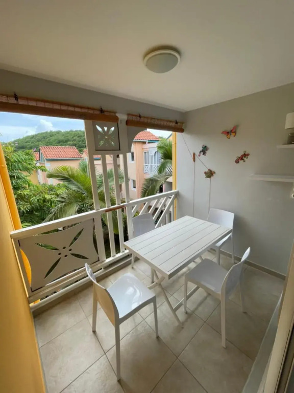 T2 Spacieux, Confort, Piscine & Plage a Sainte-Anne