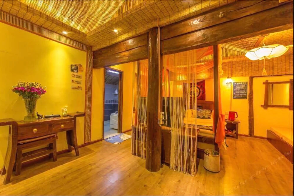 Lijiang South of Cloud Boarder Inn