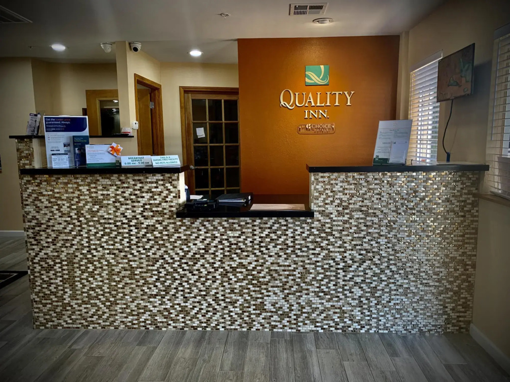 Ramada Limited Airport East/knights Inn Airport East