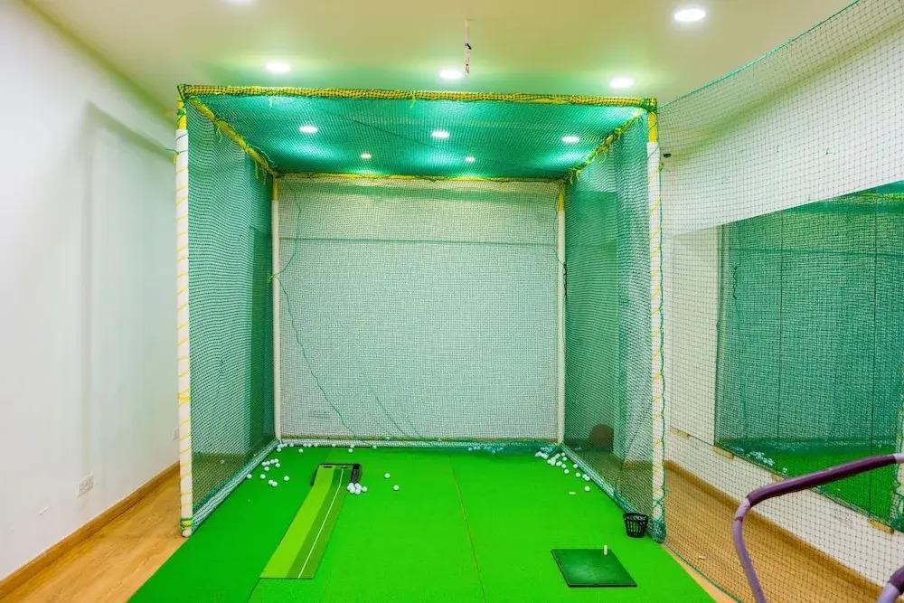 Alaya Stays Miyabi Executive Suite, Elegant 1-BHK Suite With Common Pool, Gym & Restaurant