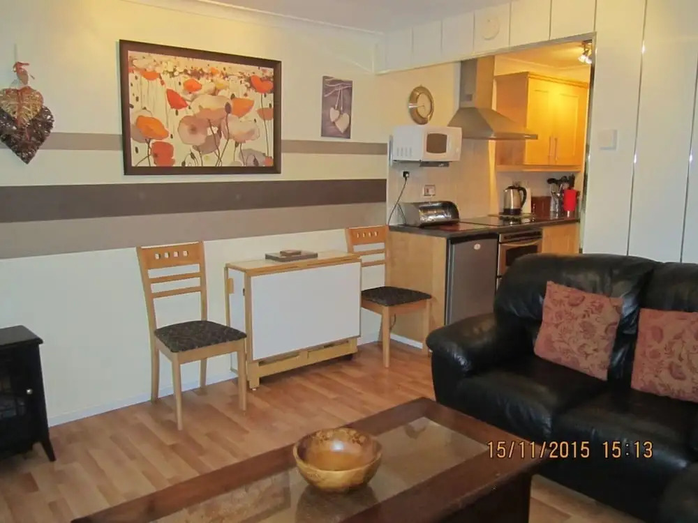 Upper Lake Chalet , Dog and Pet Friendly