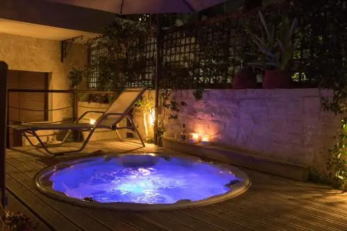 Luxury Suites in Panormo