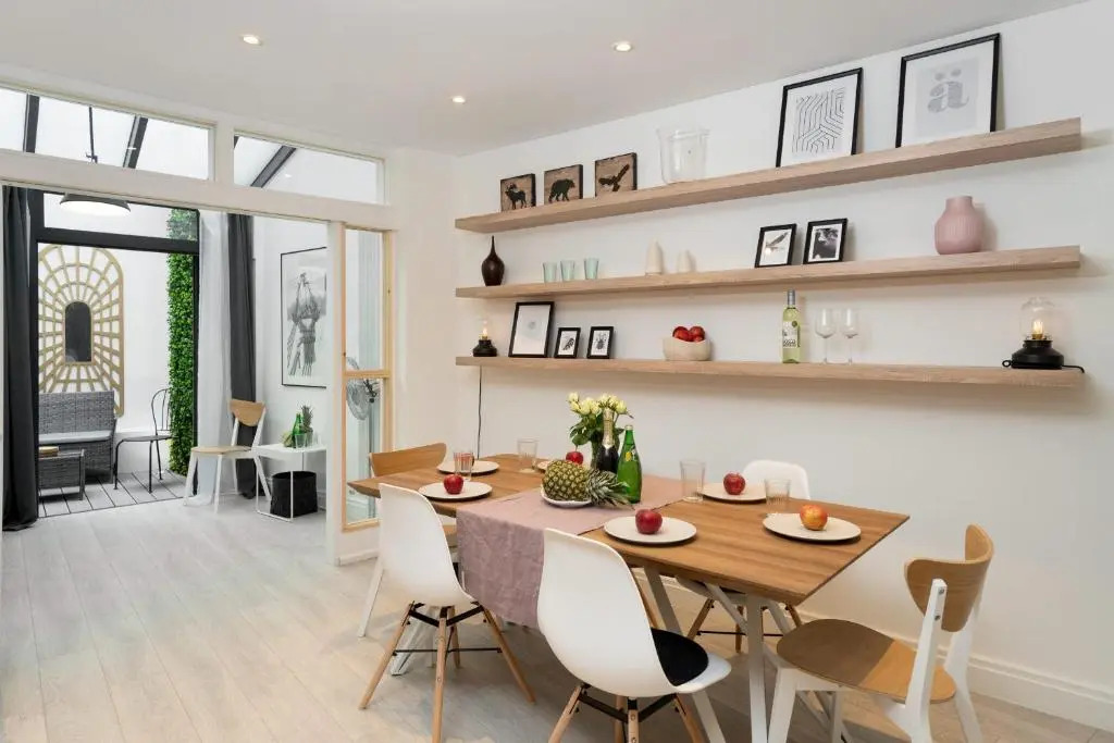 BIG & LUXURY 3 BEDR, 4 BEDS, 2,5 BATH, COVENT GARDEN, BEST Location