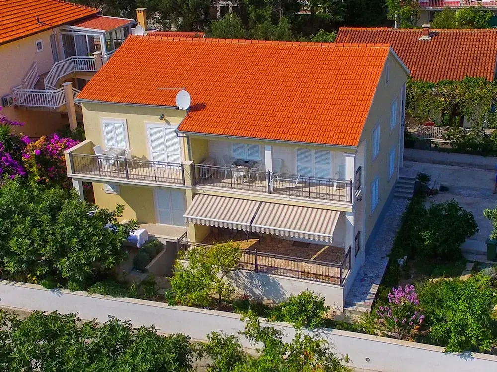 Apartments Trstenica