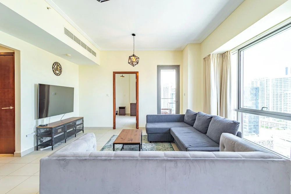 SuperHost - Chic Downtown Living 1BR in Dubai's South Ridge 5