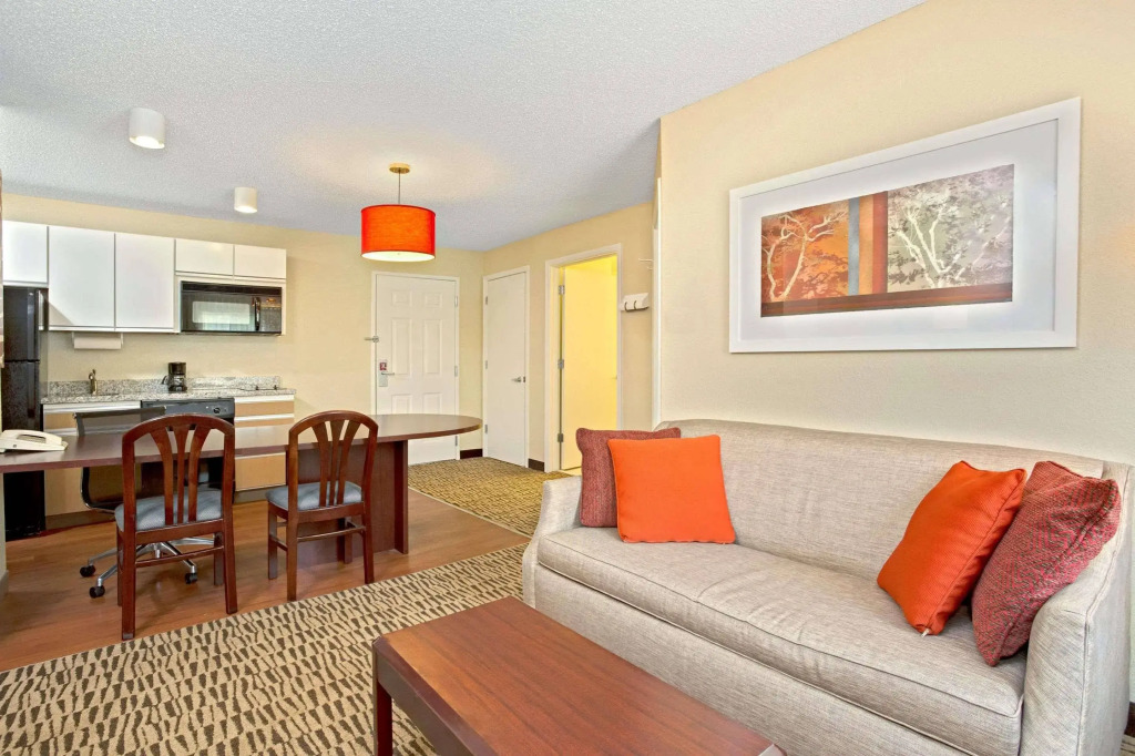 MainStay Suites Cincinnati Blue Ash