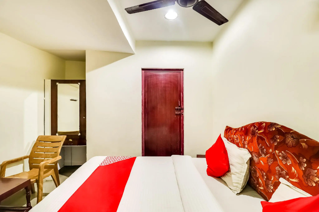 OYO 70481 Akshaya Residency