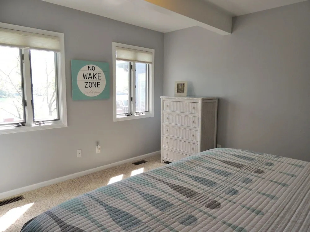 Allure Of The Lake 3 Bedrooms 2 Bathrooms Home