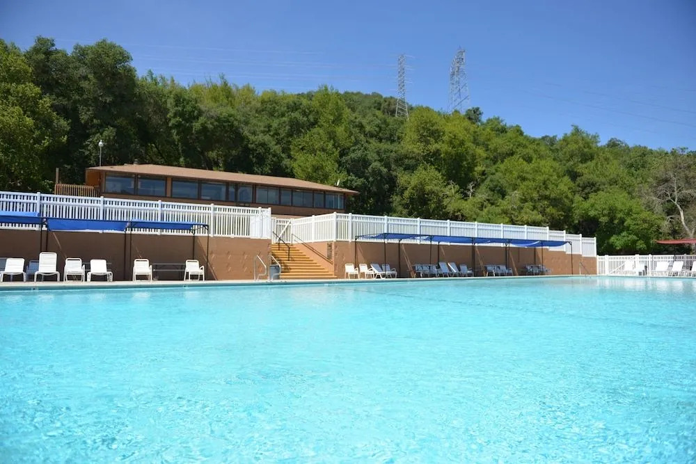 Morgan Hill RV Resort - Campsite