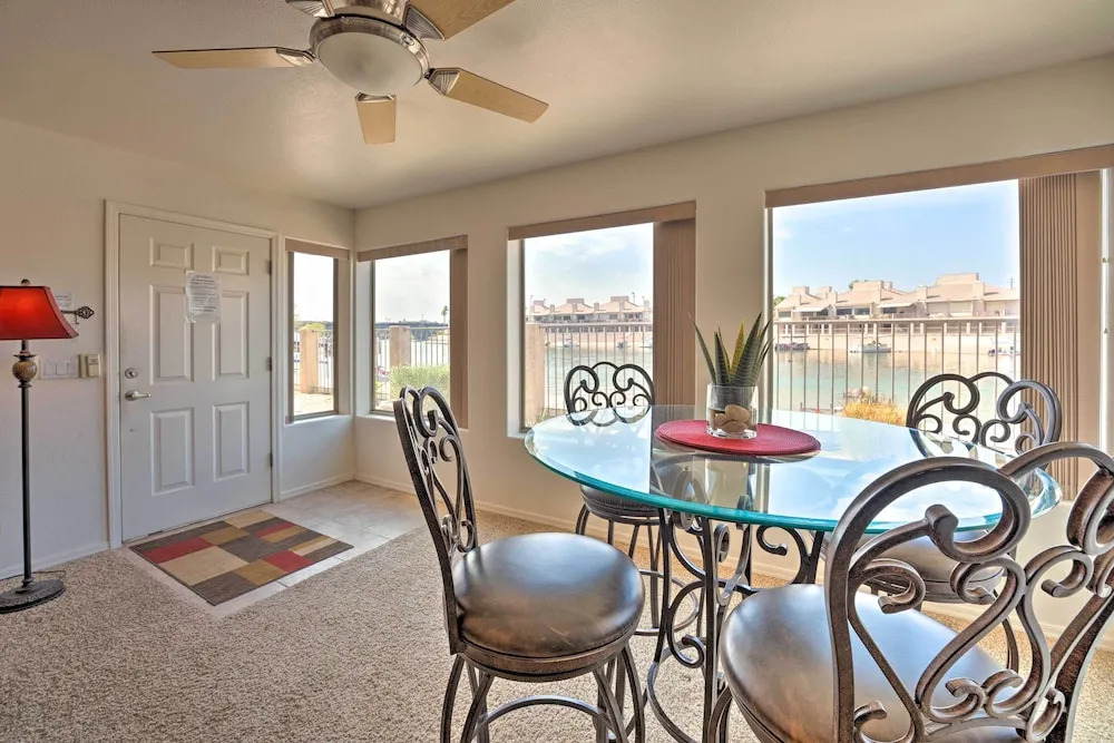 1 Mi to London Bridge: Condo w/ Pool Access