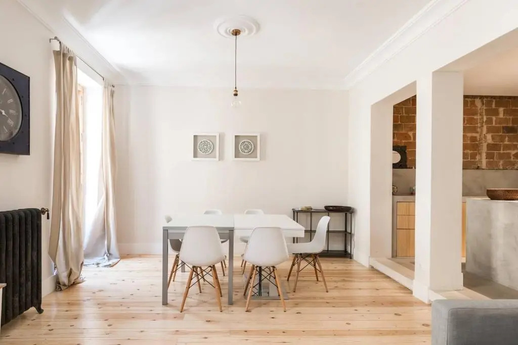 Impressive Apartment in Madrid Center by Batuecas
