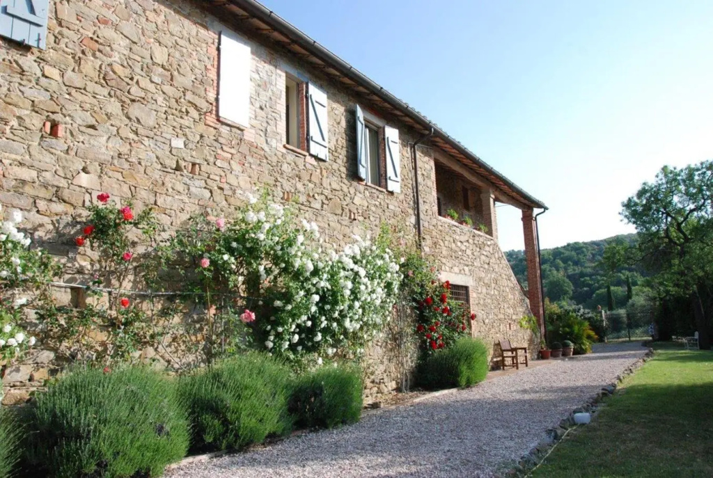 A luxury country villa on the board of Umbria and Tuscany with Air Condition