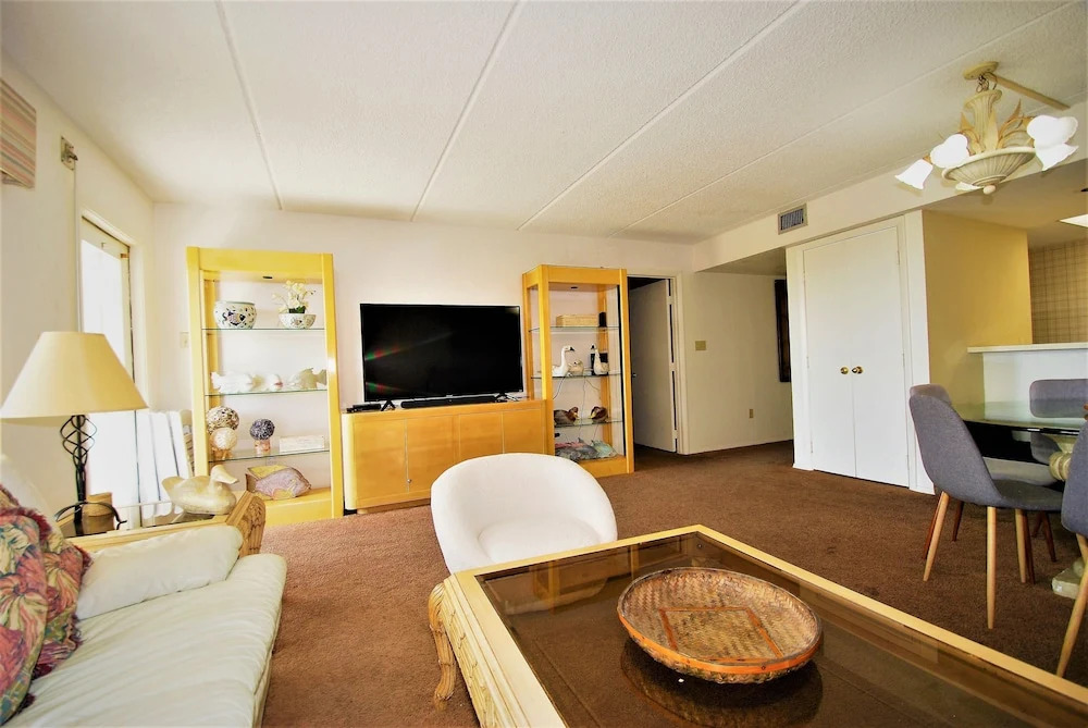Summit Condo Unit #202 3 Bedrooms 3 Bathrooms Condo