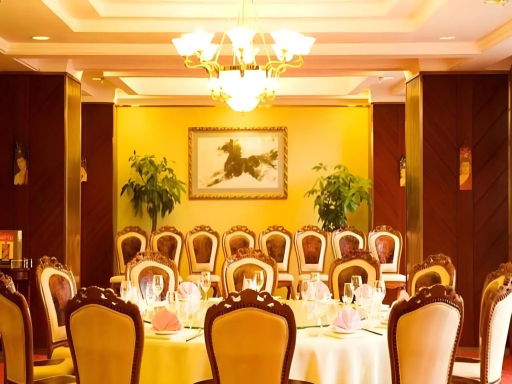 Xishuangbanna Golden Zone Hotel