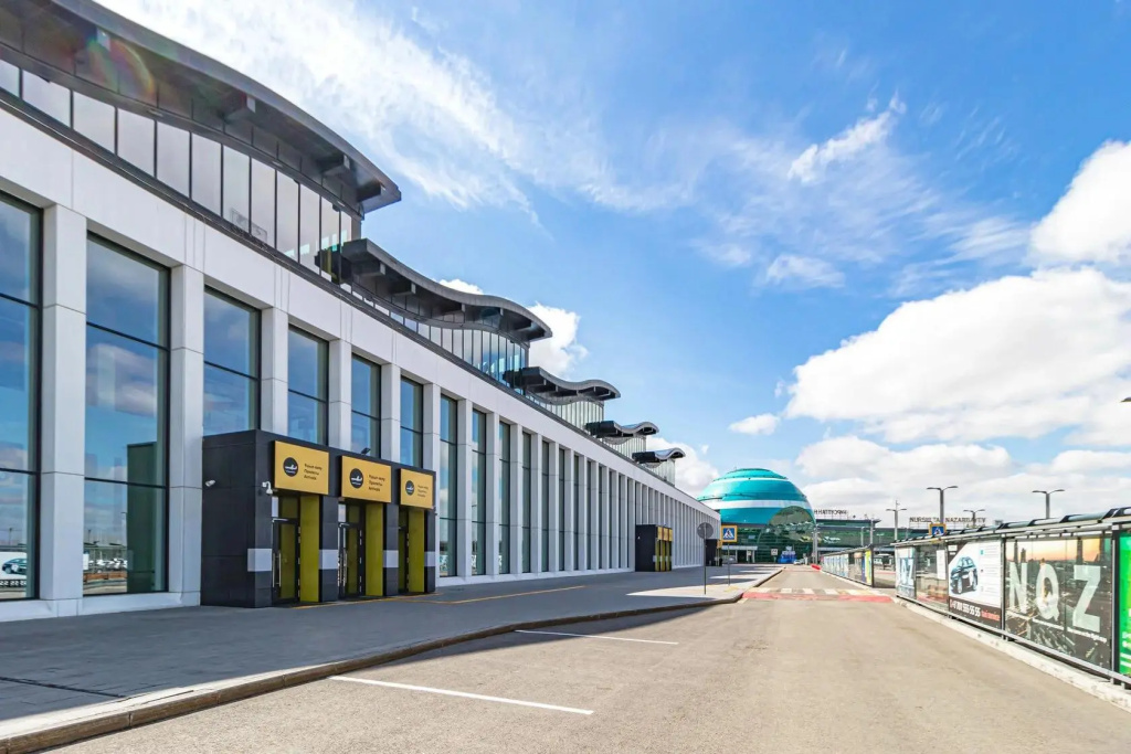 Отель Caps Lock Airport Hotel (Капс Лок Аэропорт)