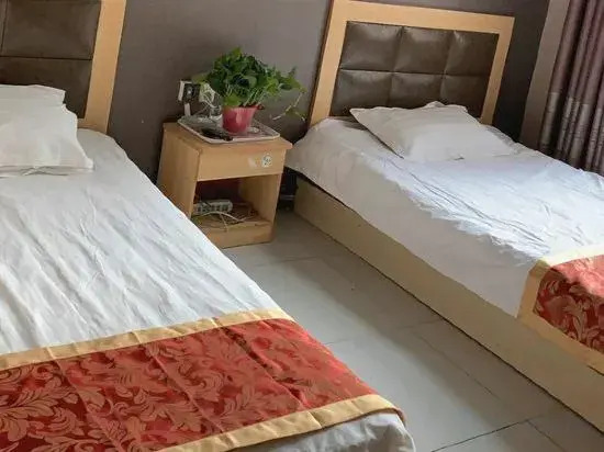 OYO Hongdu Express Homestay (Tengzhou Bus Terminal Jiayu Trade City)