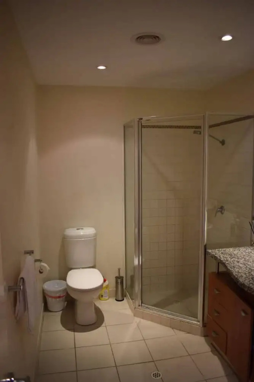 Fantastic 1 Bedroom Apartment Near Kings Park & The City