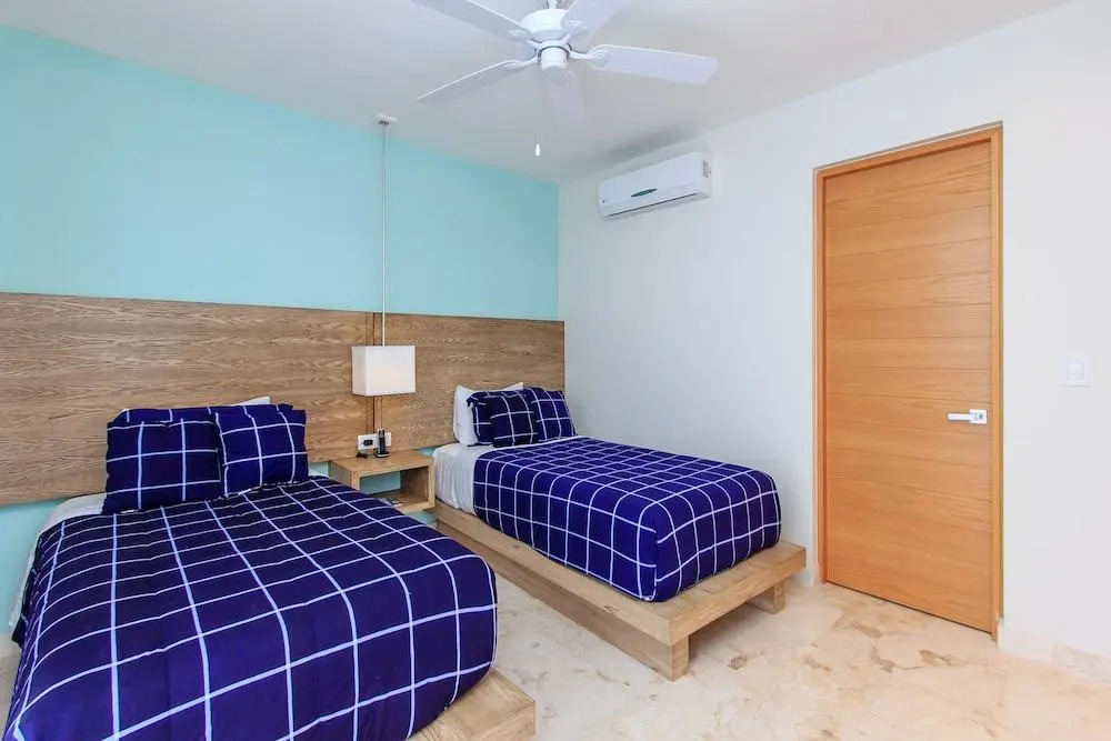 A-Nah Apartments, Rooftop Pool, walking distance to 5th avenue