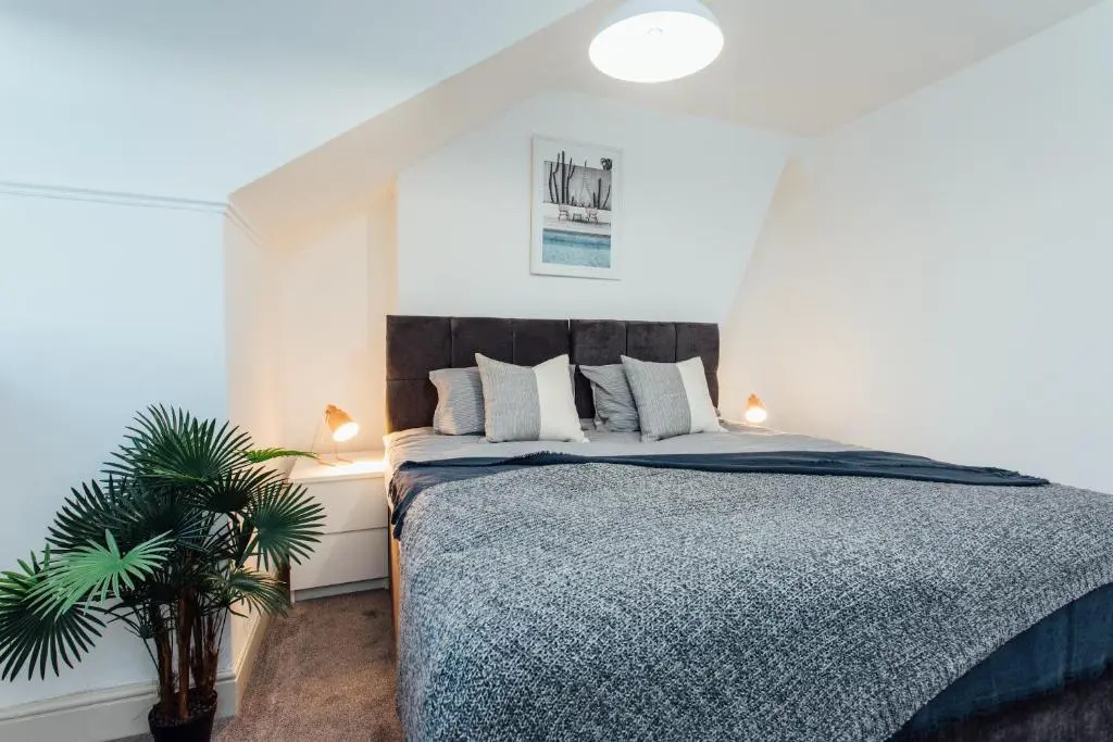 Beautifully Finished Spacious House!