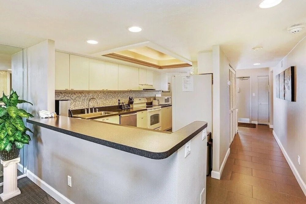 Gulf And Bay Club- B507 Great Location! 2 Bedroom Condo