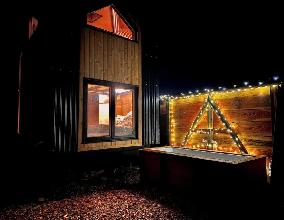 1 Bed Cabin - Sleeps 2 - Parking